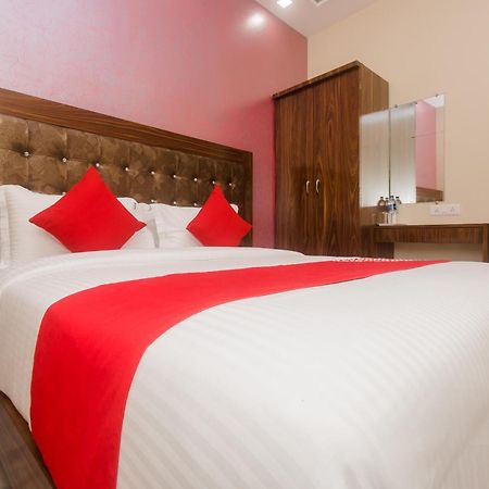 Hotel O Greenforest Near Airport Road Metro Station Mumbai Exteriör bild