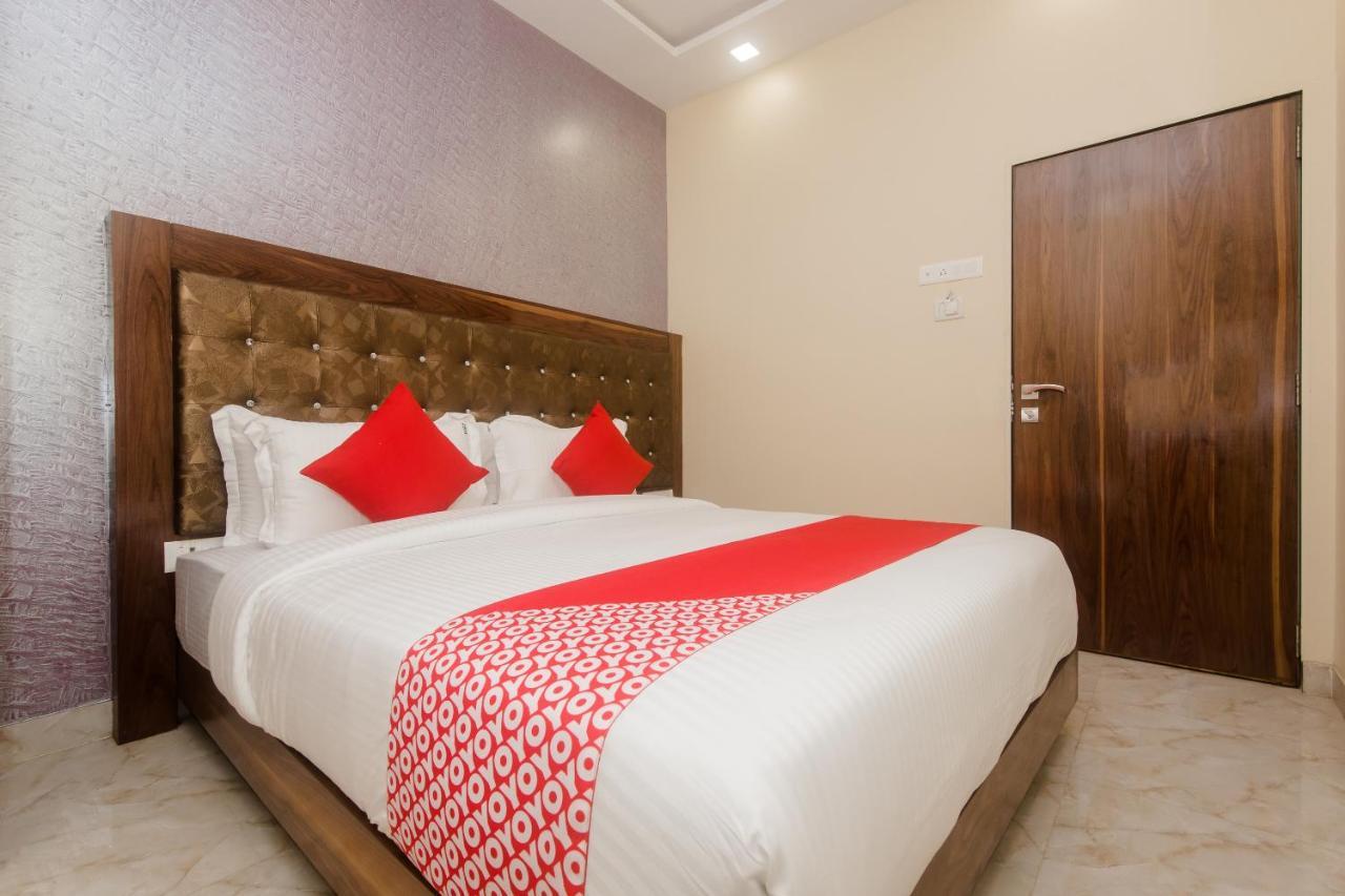 Hotel O Greenforest Near Airport Road Metro Station Mumbai Exteriör bild
