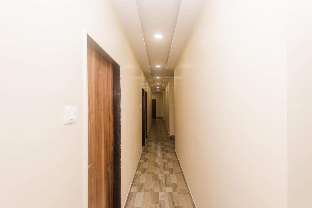 Hotel O Greenforest Near Airport Road Metro Station Mumbai Exteriör bild