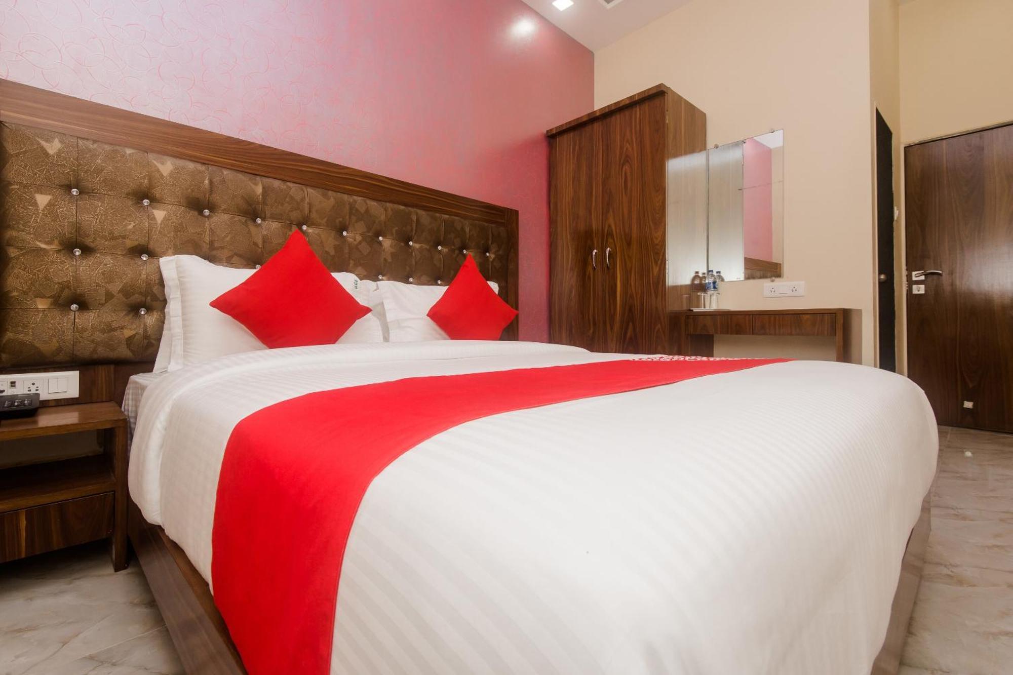 Hotel O Greenforest Near Airport Road Metro Station Mumbai Exteriör bild