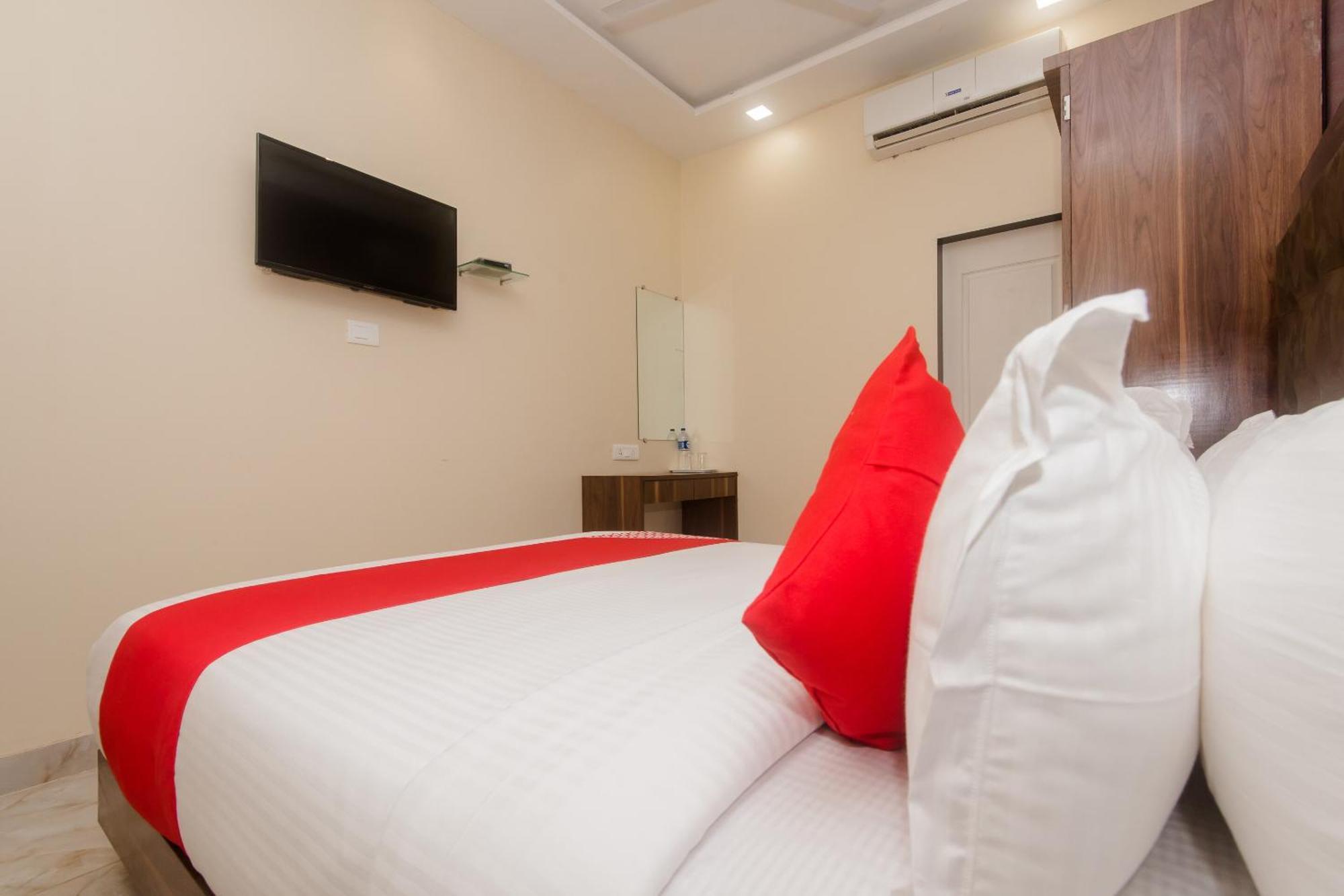 Hotel O Greenforest Near Airport Road Metro Station Mumbai Exteriör bild
